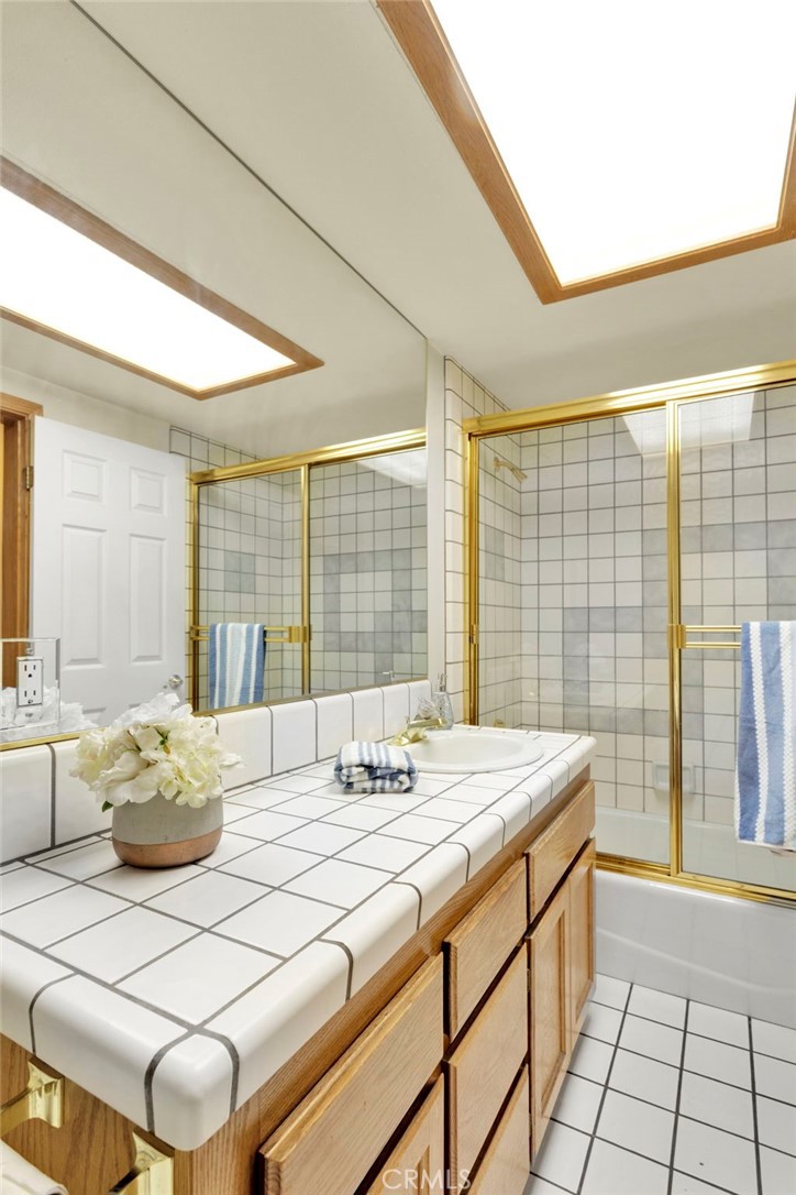 11062 Hollister Road Oak Hills, CA 92344 - Photo 23 of 69