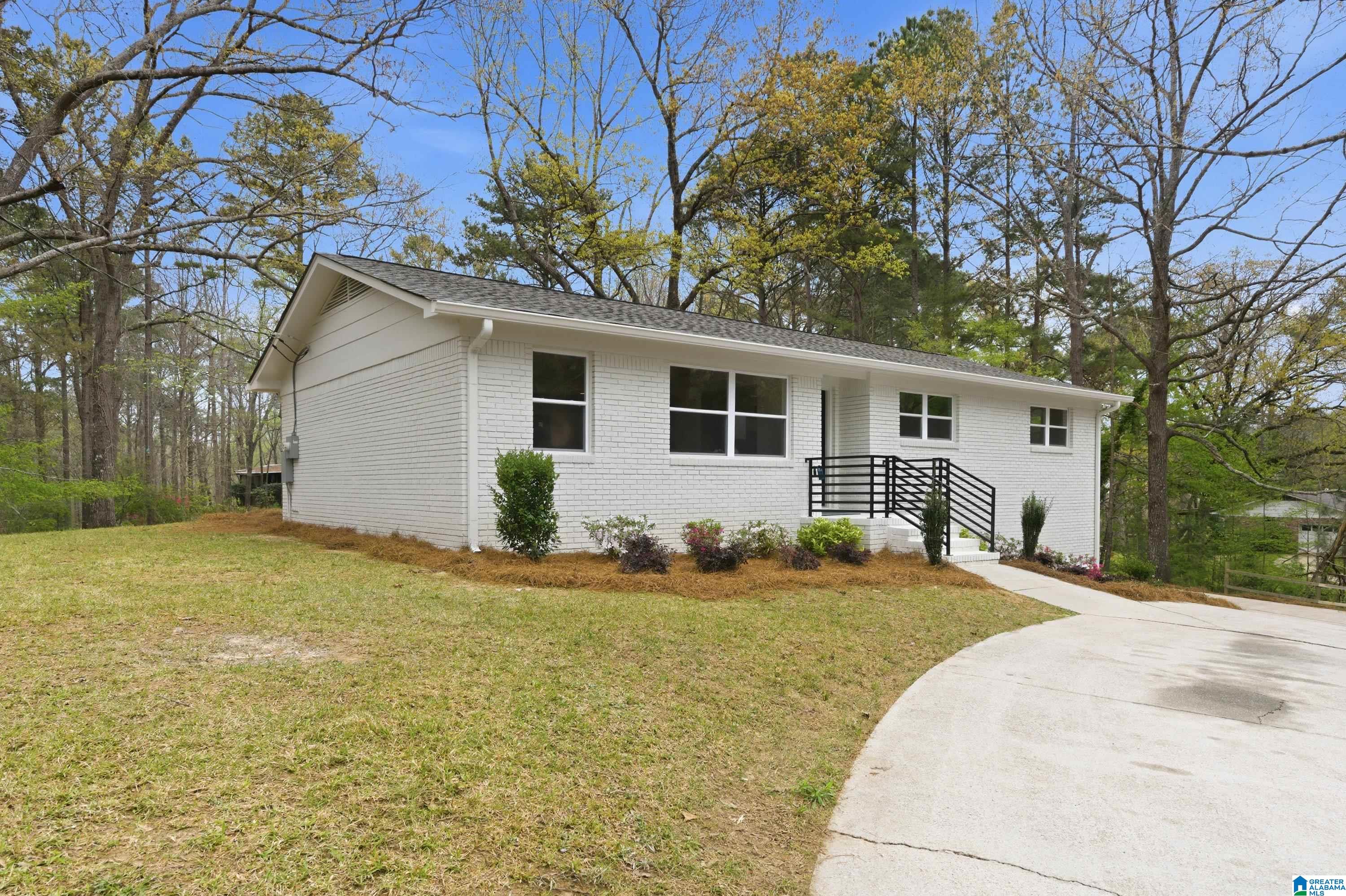 5676 Rex Lake Circle Leeds, AL 35094 - Photo 2 of 47