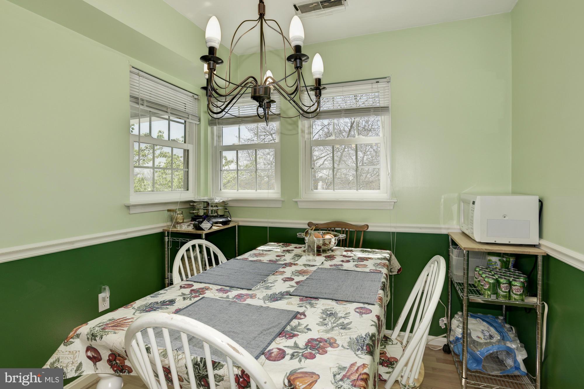 8382 Montgomery Run Road, Unit H Ellicott City, MD 21043 - Photo 15 of 28 Dining Room