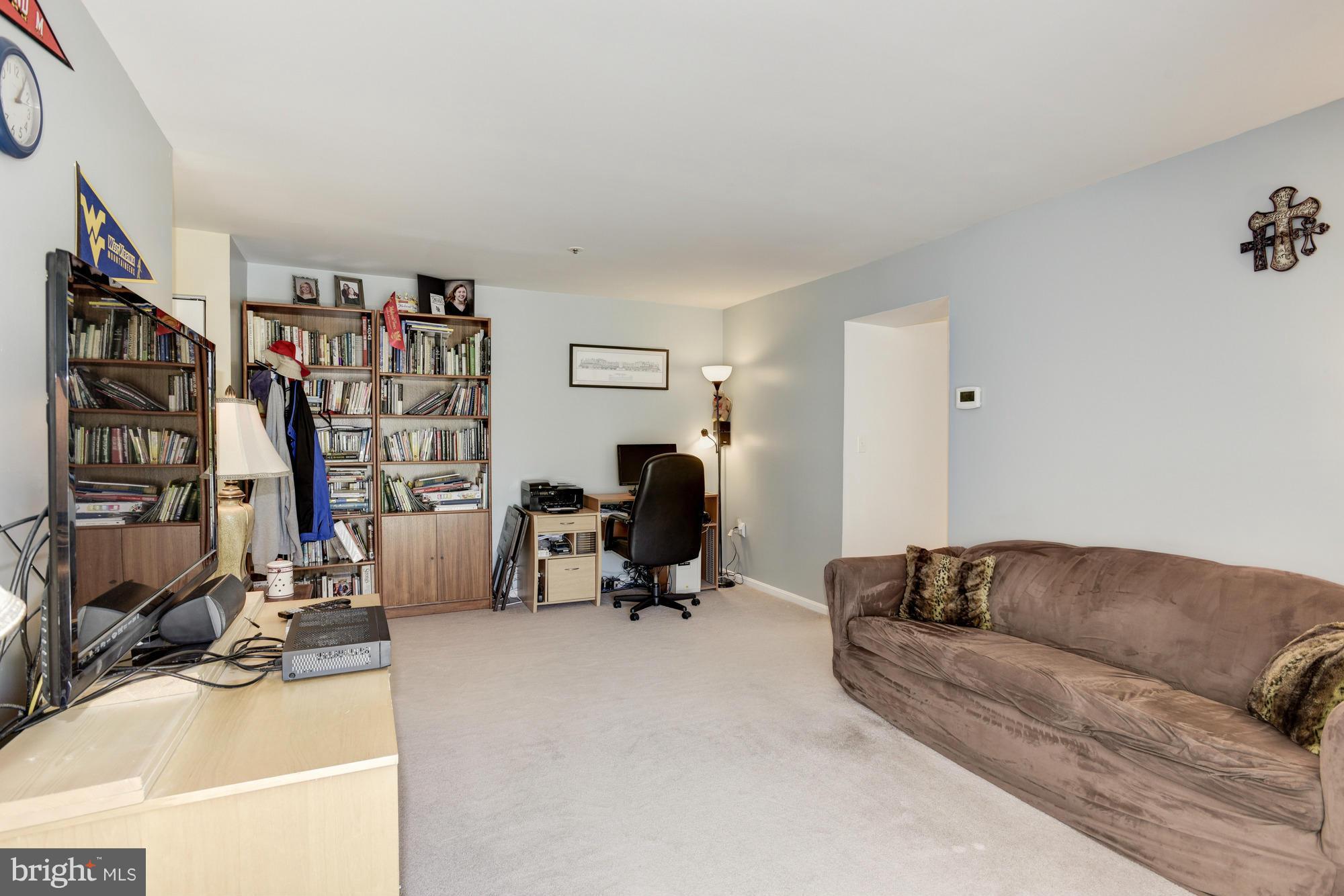 8382 Montgomery Run Road, Unit H Ellicott City, MD 21043 - Photo 6 of 28 Family Room