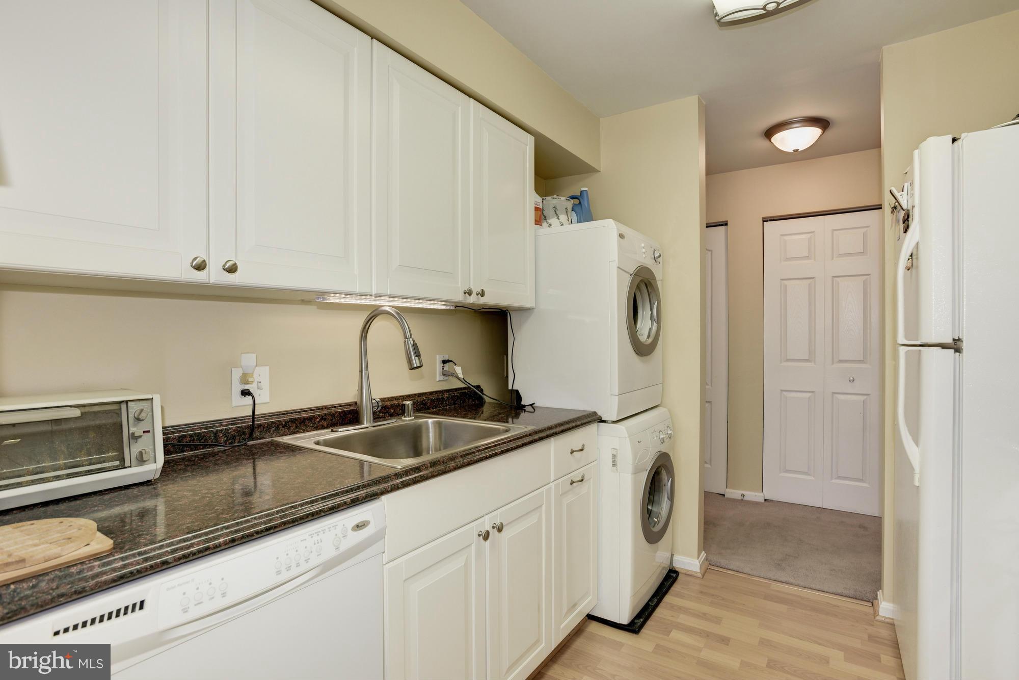 8382 Montgomery Run Road, Unit H Ellicott City, MD 21043 - Photo 8 of 28 Kitchen