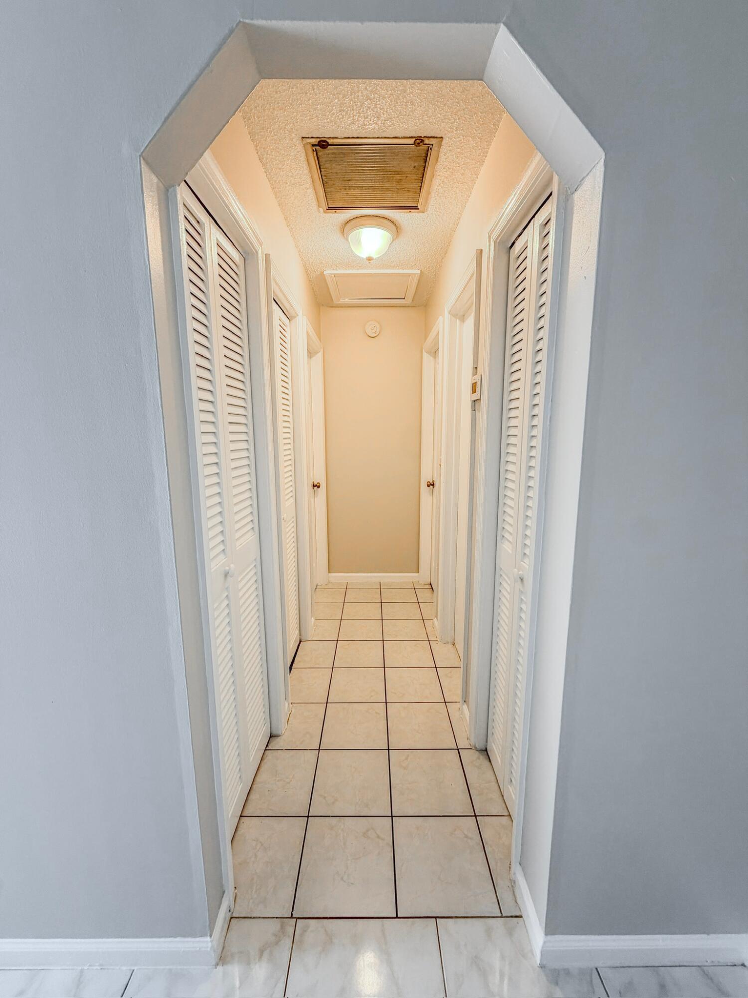 2735 Richard Road, Unit B West Palm Beach, FL 33403 - Photo 11 of 16 429B9576-8107-428E-A8CA-093681D03525_1_1