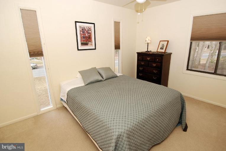 12367 Lima Lane Reston, VA 20191 - Photo 13 of 27 Bedroom #2