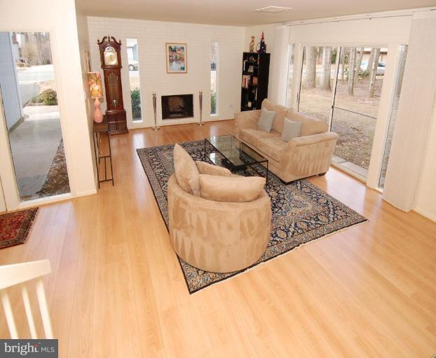 12367 Lima Lane Reston, VA 20191 - Photo 15 of 27 Living Room