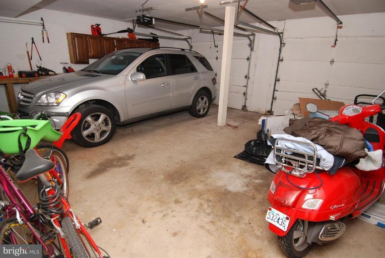 12367 Lima Lane Reston, VA 20191 - Photo 19 of 27 Garage 1