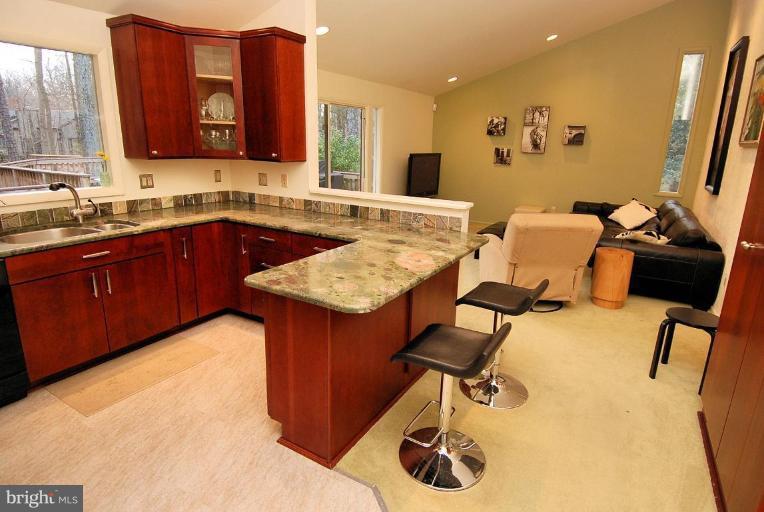 12367 Lima Lane Reston, VA 20191 - Photo 4 of 27 Kitchen/Family Room