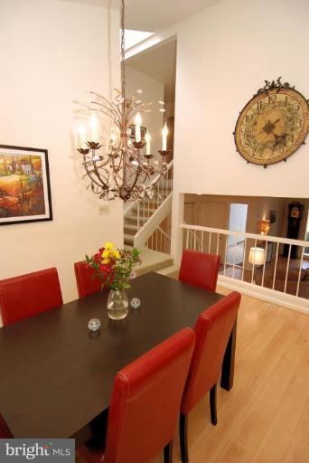 12367 Lima Lane Reston, VA 20191 - Photo 7 of 27 Dining Room