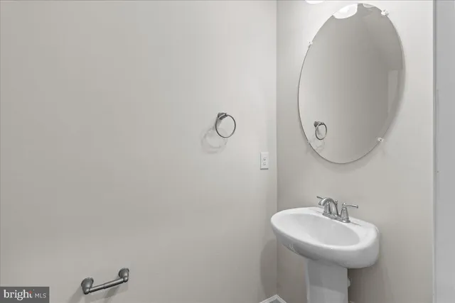 $2,900 | 38 Peregrine Way, Burlington, NJ 08016