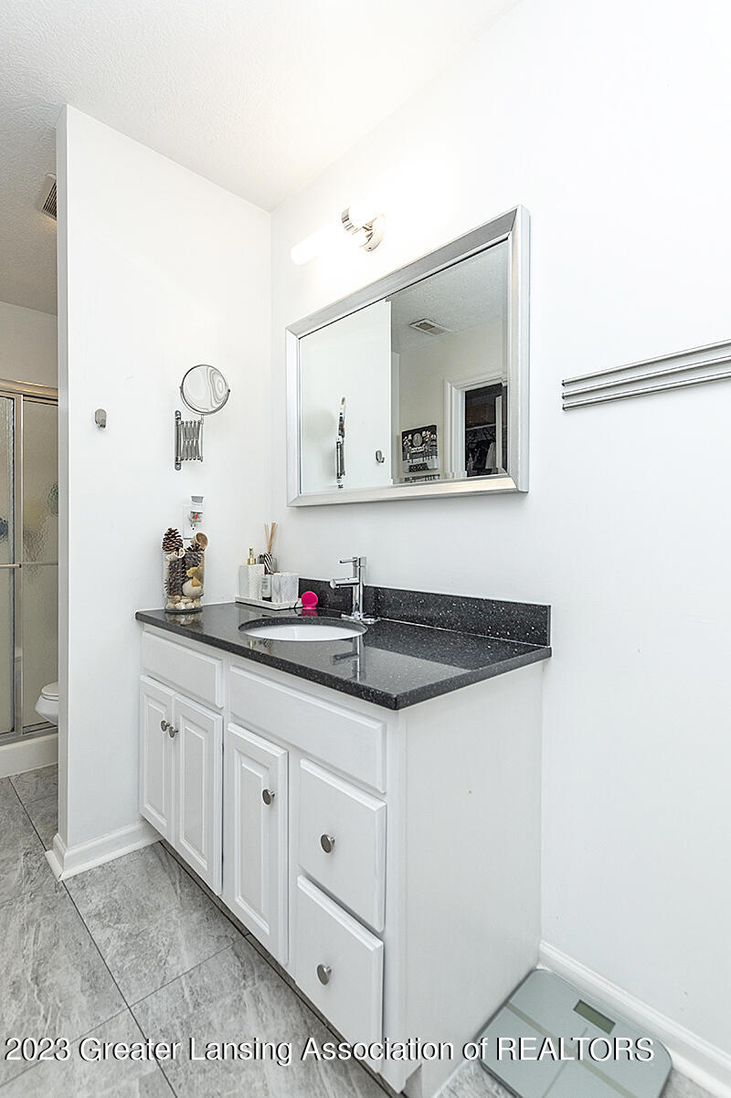 1333 Coolidge Road, Unit 14 East Lansing, MI 48823 - Photo 15 of 22 Primary Bathroom