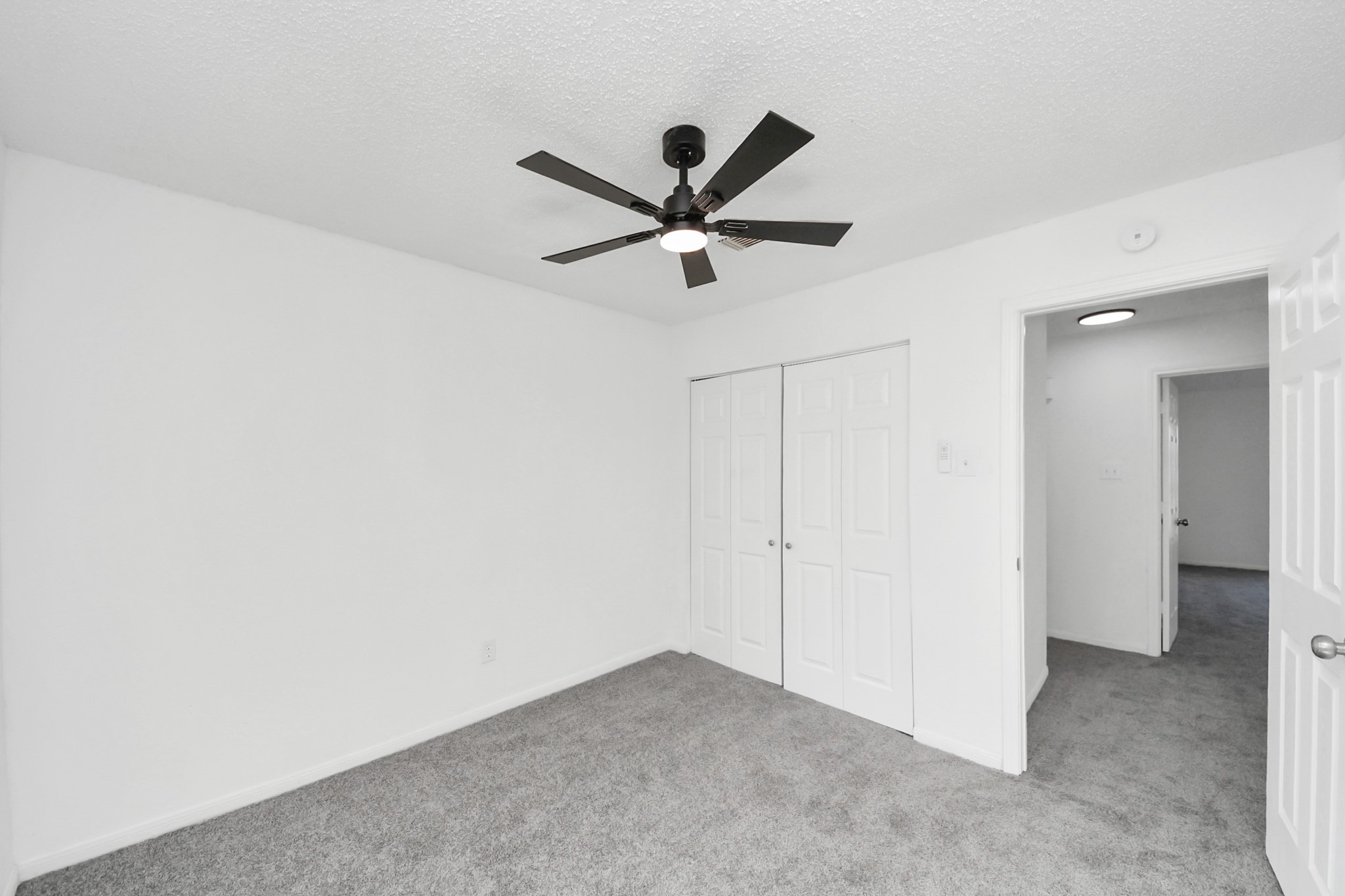 12500 Brookglade Circle, Unit 176 Houston, TX 77099 - Photo 16 of 25 a view of a window in a room