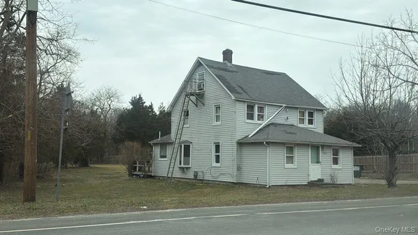 $660,000 | 24635 Main Road, Cutchogue, NY 11935