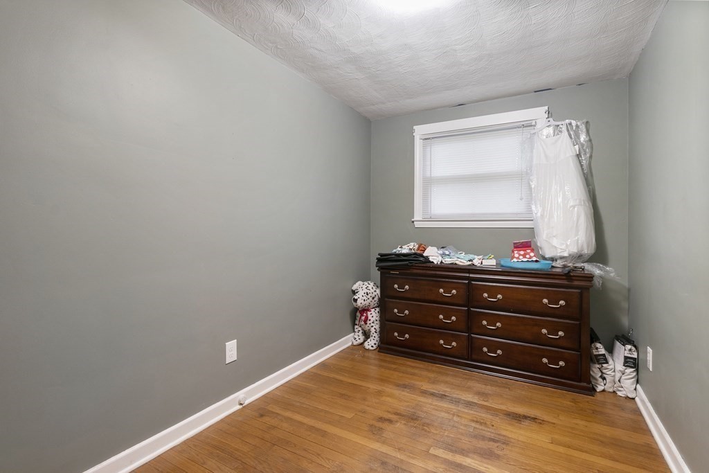 148 Regal Street Springfield, MA 01118 - Photo 13 of 18