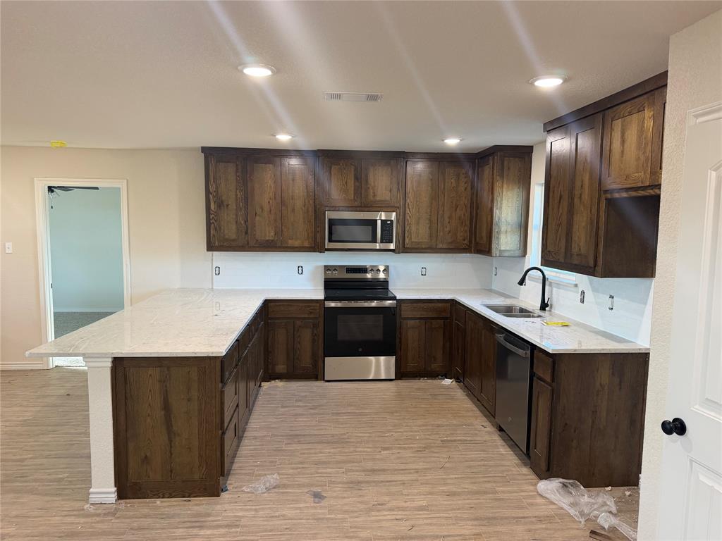 172 Altom Road Springtown, TX 76082 - Photo 4 of 8 Gallery Image 4