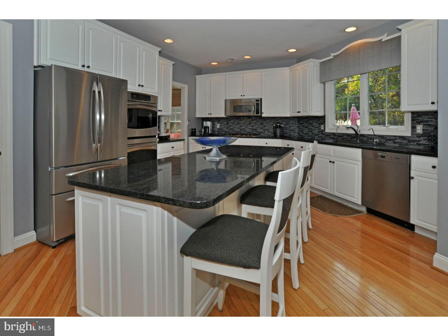 4651 Dickinson Way Doylestown, PA 18902 - Photo 10 of 25 Kitchen