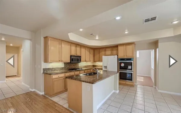 $2,900 | 10677 Sapphire Vista Avenue, Las Vegas, NV 89144