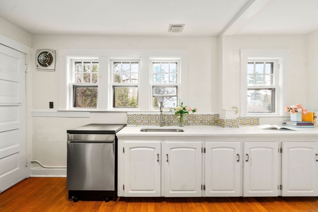 12 Leighton Road Wellesley, MA 02482 - Photo 14 of 34