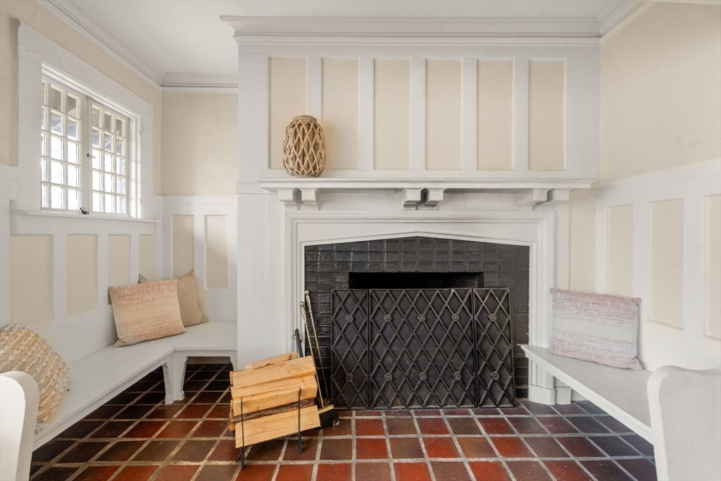 12 Leighton Road Wellesley, MA 02482 - Photo 9 of 34