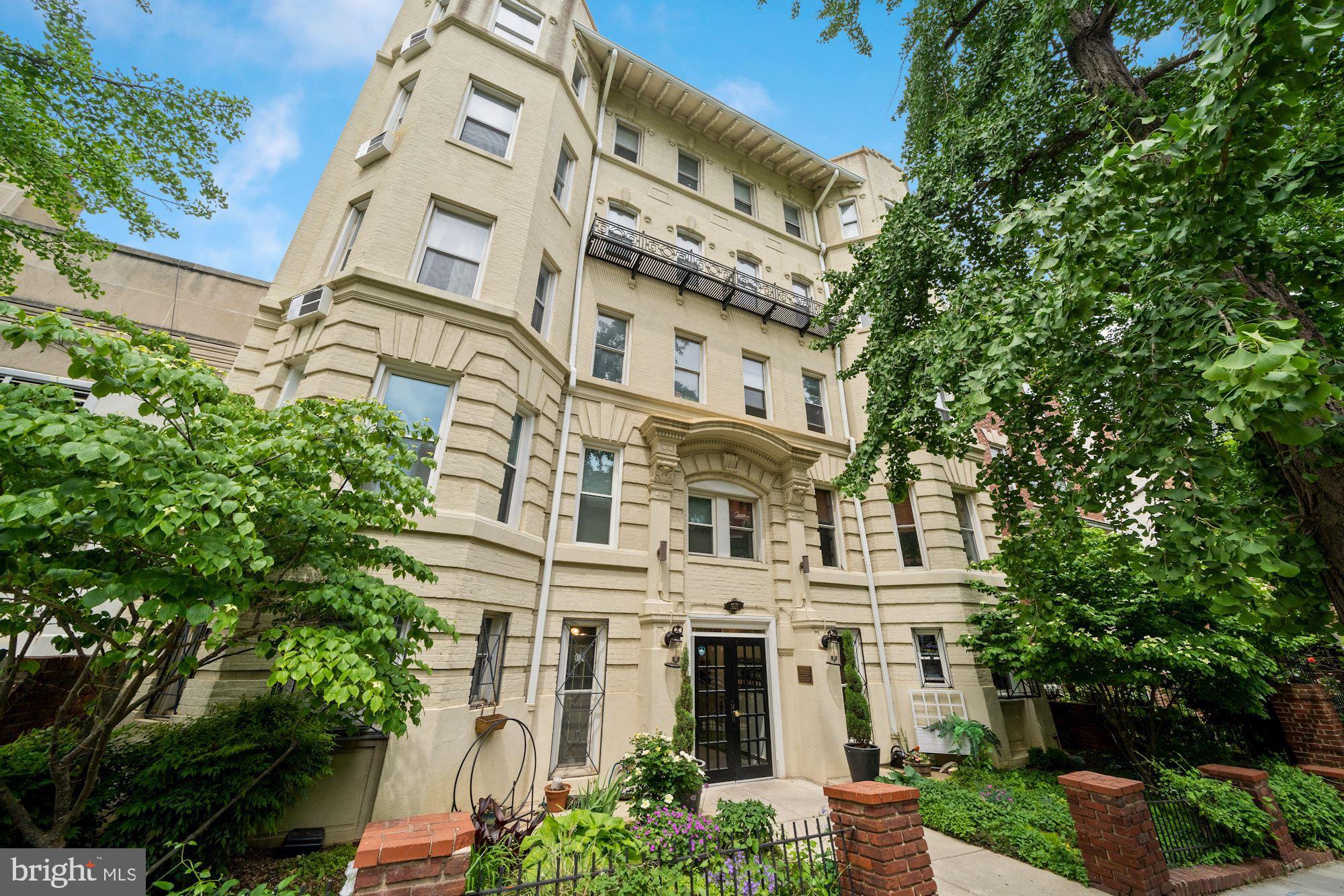1831 Belmont Road Northwest, Unit 401 Washington, DC 20009 - Photo 3 of 29 Gallery Image 3