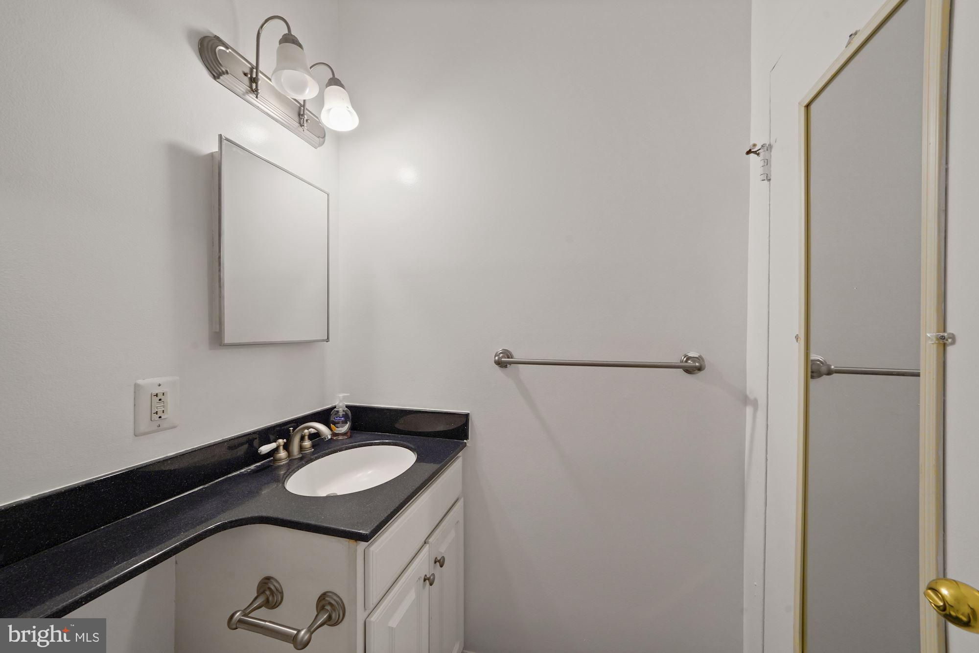 1831 Belmont Road Northwest, Unit 401 Washington, DC 20009 - Photo 22 of 29 Gallery Image 22