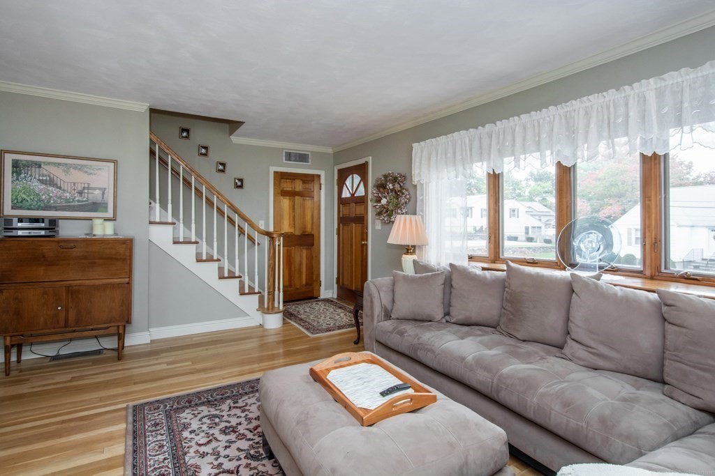 206 Sunderland Road Worcester, MA 01604 - Photo 8 of 36 Gallery Image 8