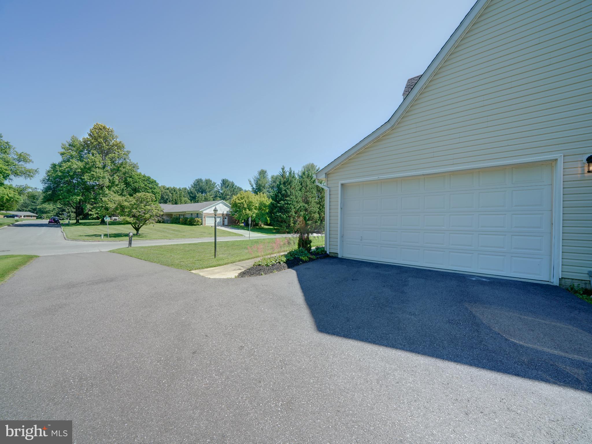 7998 Martown Road Laurel, MD 20723 - Photo 2 of 86
