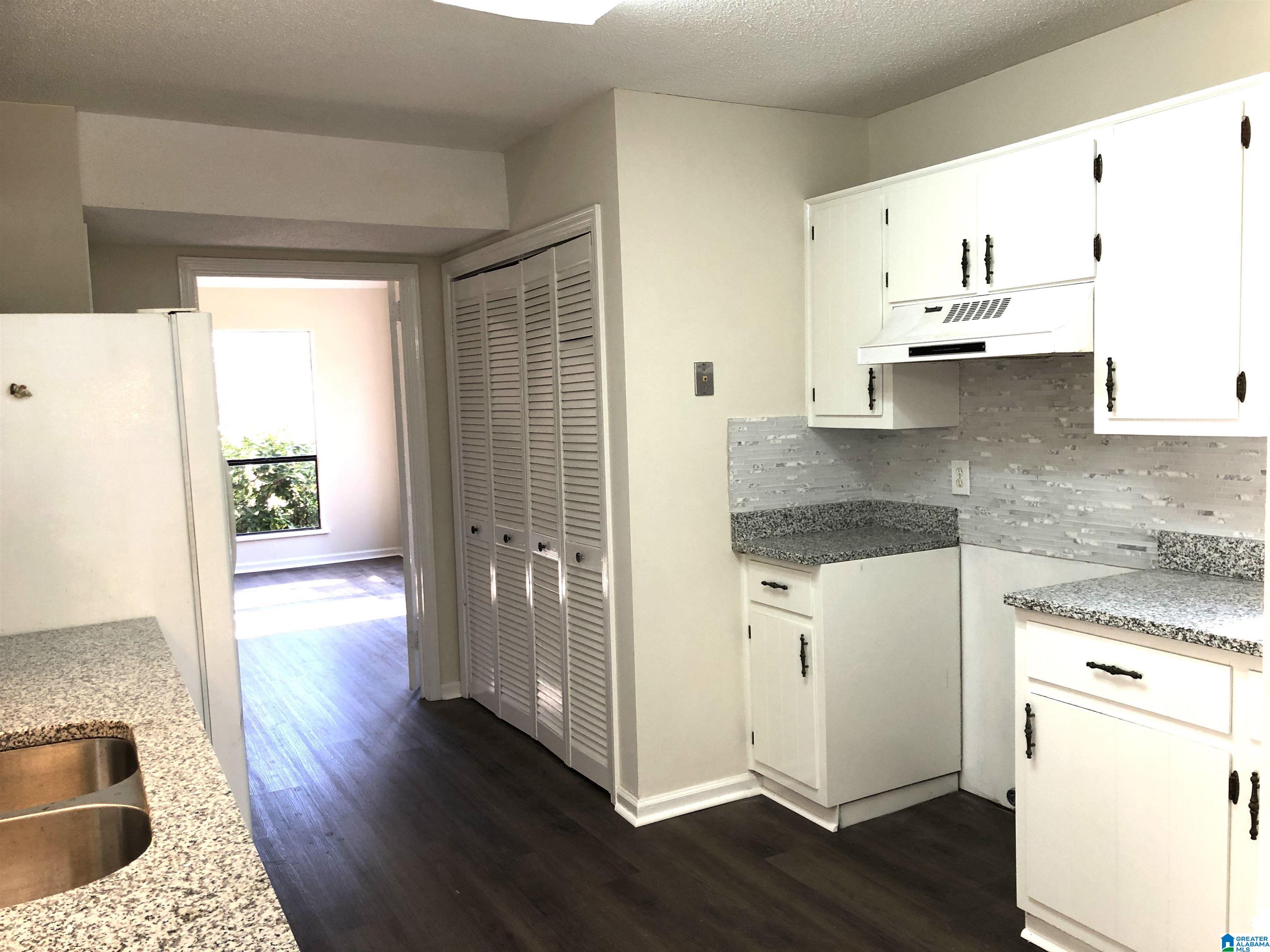 5556 Hampton Road Birmingham, AL 35210 - Photo 13 of 42