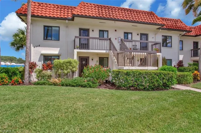 $1,650 | 4318 27th Court Southwest, Unit 101, Naples, FL 34116