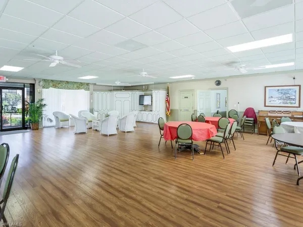 $1,700 | 4318 27th Court Southwest, Unit 101, Naples, FL 34116