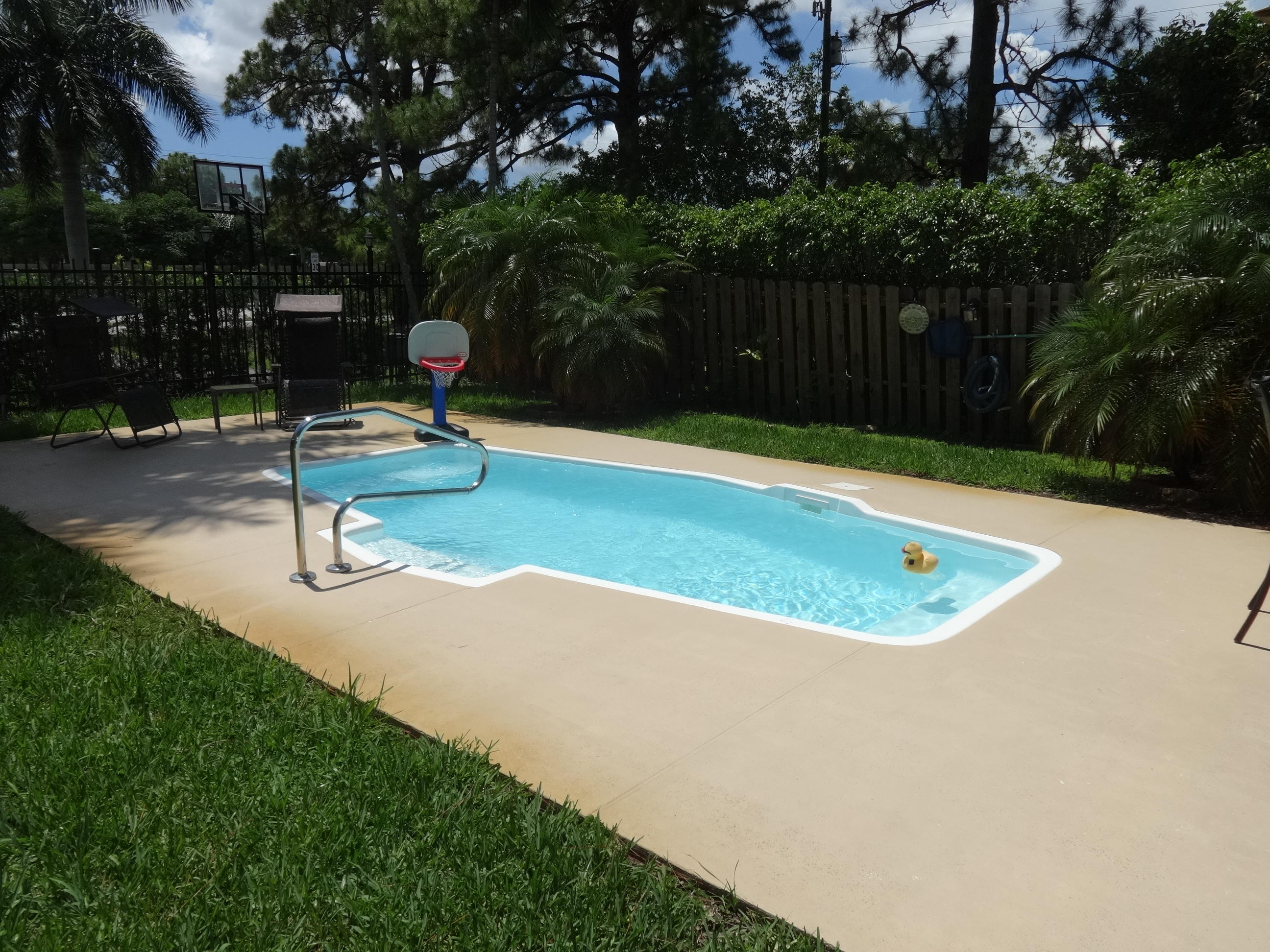 15246 Monroe Road Delray Beach, FL 33484 - Photo 4 of 11 pool