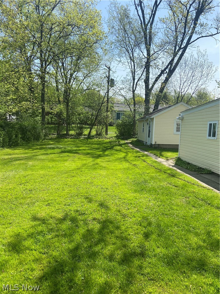 1127 Gordon Road Lyndhurst, OH 44124 - Photo 20 of 23