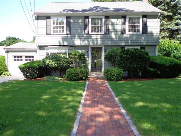 28 Fox Road Wakefield, MA 01880 - Photo 1 of 30 Gallery Image 1