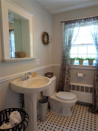 28 Fox Road Wakefield, MA 01880 - Photo 14 of 30 Gallery Image 14