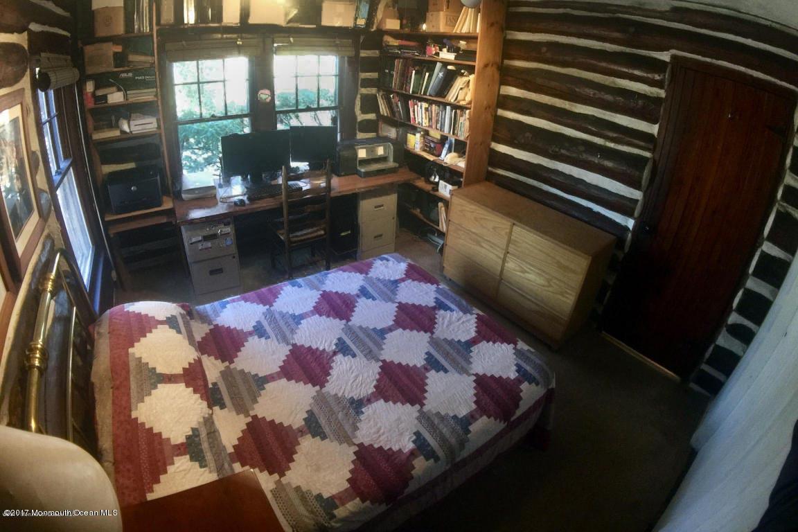 626 South Riverside Drive Neptune Township, NJ 07753 - Photo 17 of 32