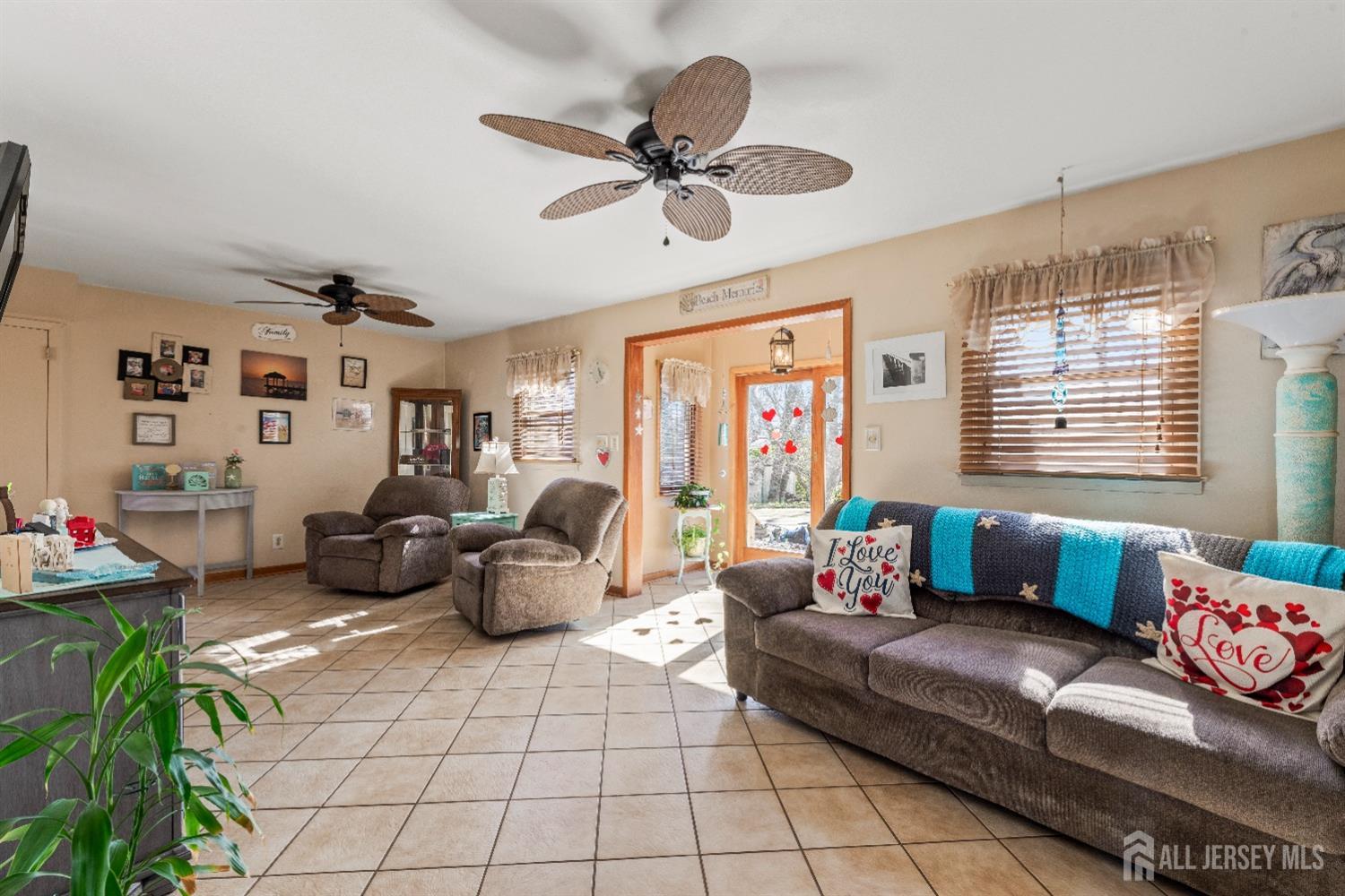 26 Rolling Road East Brunswick, NJ 08816 - Photo 6 of 32 Gallery Image 6