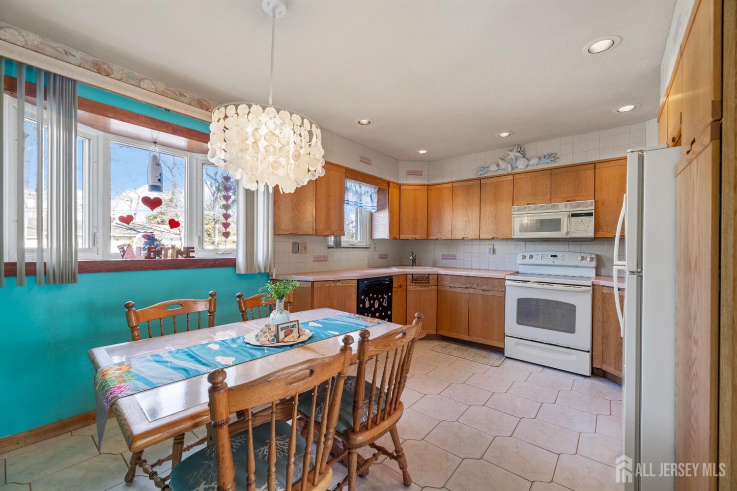26 Rolling Road East Brunswick, NJ 08816 - Photo 8 of 32 Gallery Image 8