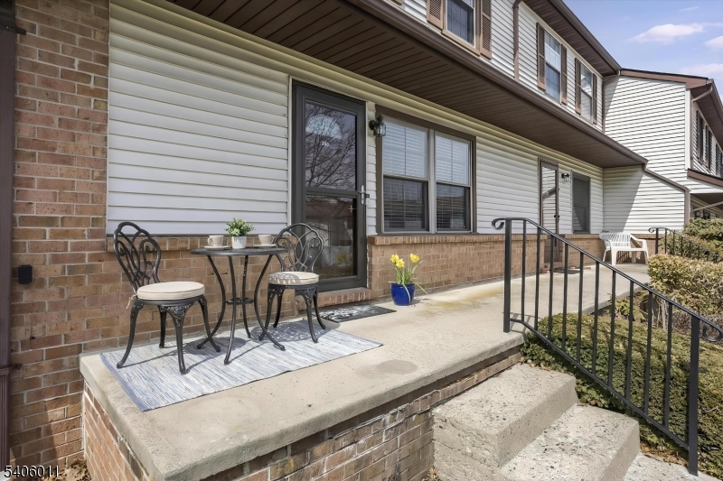 265 Riva Drive Hackettstown, NJ 07840 - Photo 4 of 43