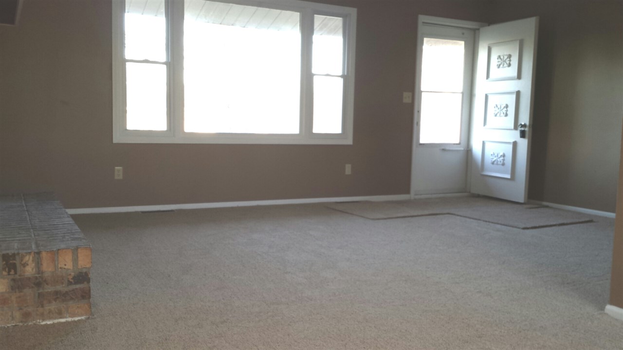 126 Riverside Court Decatur, IN 46733 - Photo 2 of 20