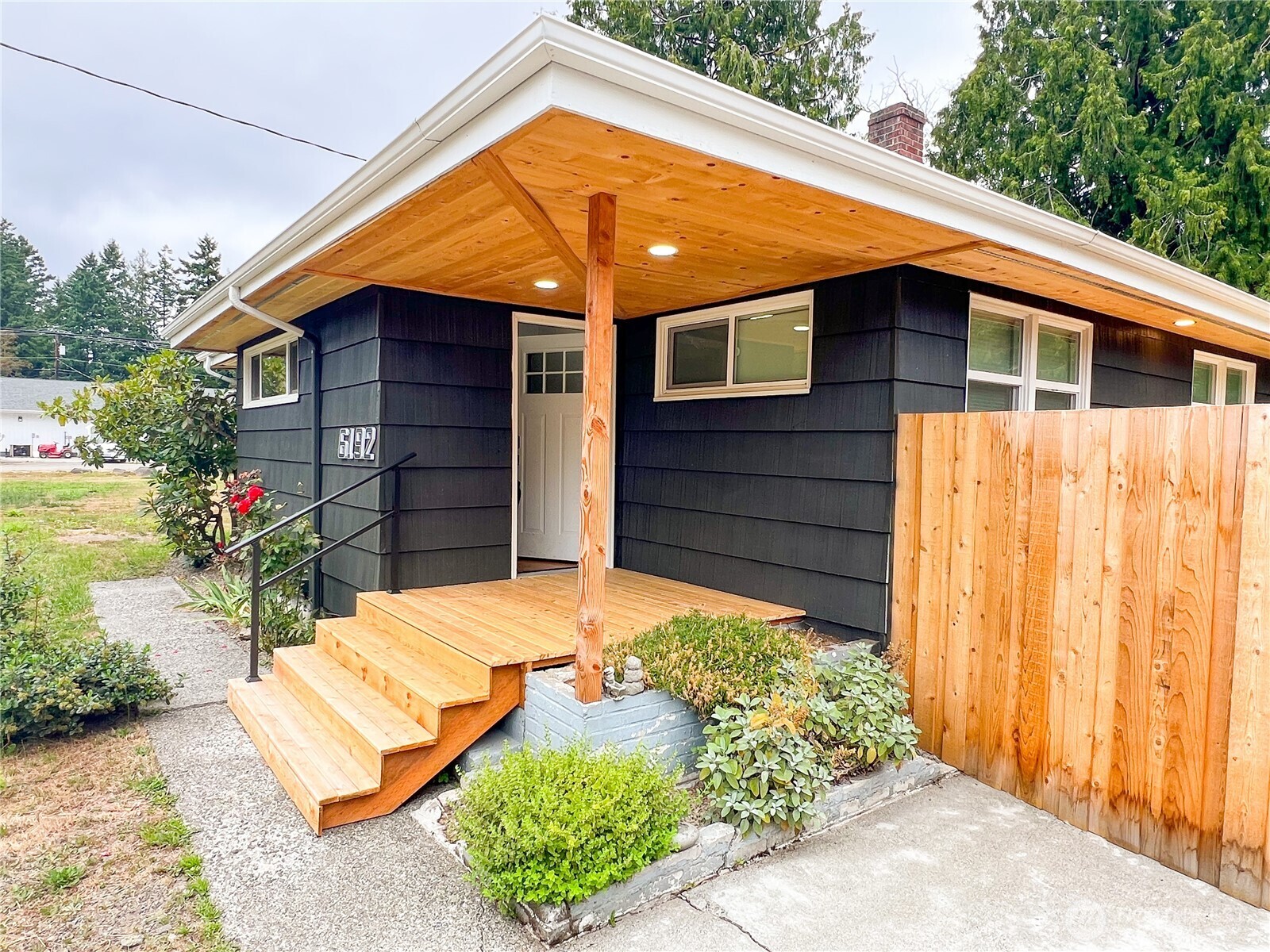 6192 State Rte 20 Port Townsend, WA 98368 - Photo 4 of 25 a front view of house with a garden