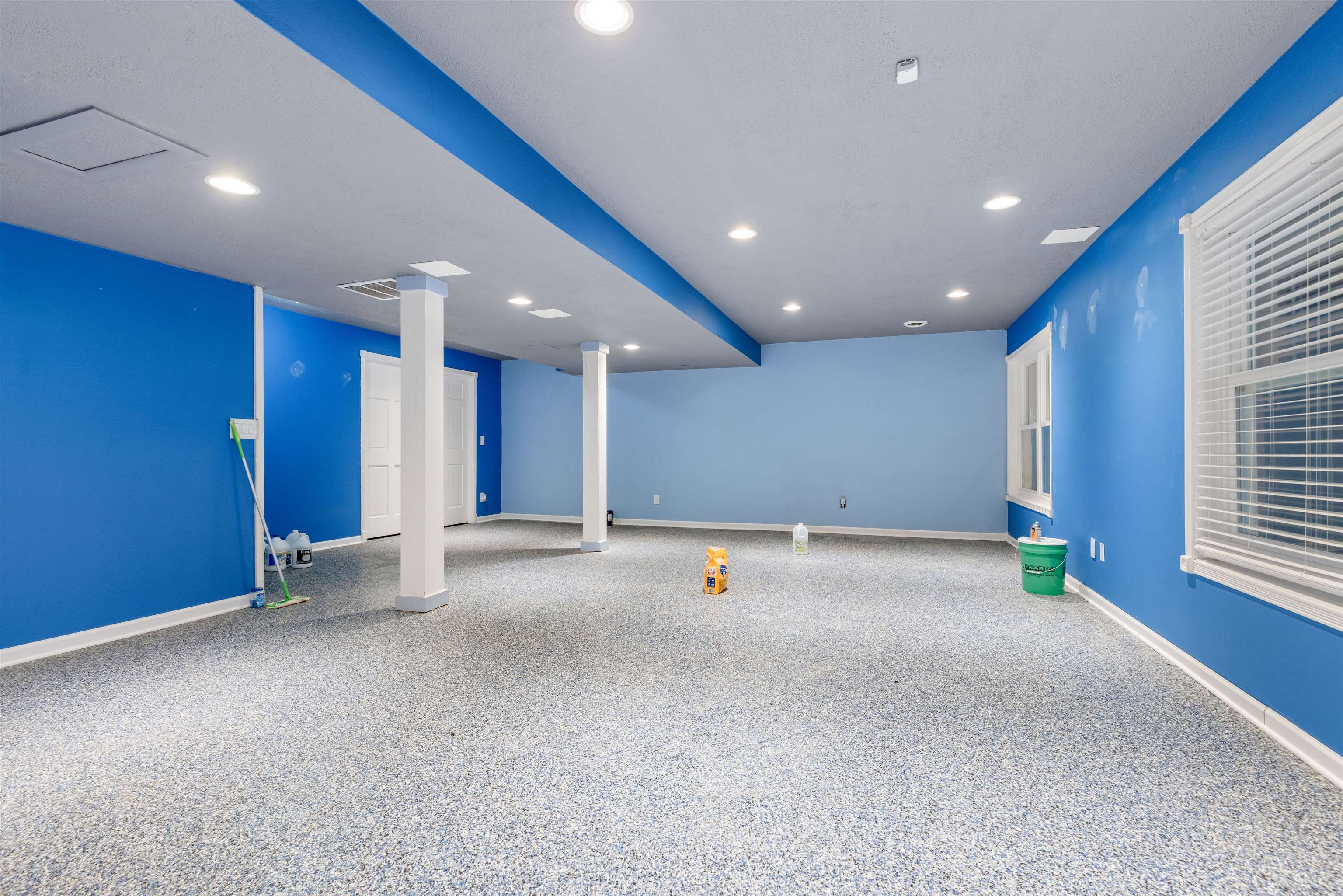 8507 Crooked Bend Road Machesney Park, IL 61115 - Photo 11 of 33 a view of an empty room with a window