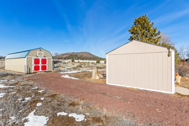 $725,000 | 8980 Crystal View Lane, Flagstaff, AZ 86004
