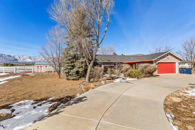 $725,000 | 8980 Crystal View Lane, Flagstaff, AZ 86004