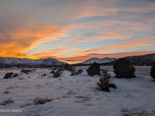 $725,000 | 8980 Crystal View Lane, Flagstaff, AZ 86004