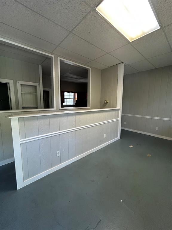 903 West 30th Street, Unit B Austin, TX 78705 - Photo 4 of 9 a view of a livingroom with an empty space and a window