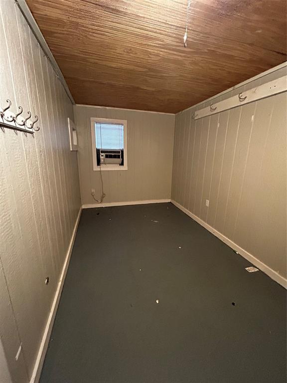 903 West 30th Street, Unit B Austin, TX 78705 - Photo 6 of 9 a view of a room with an empty space