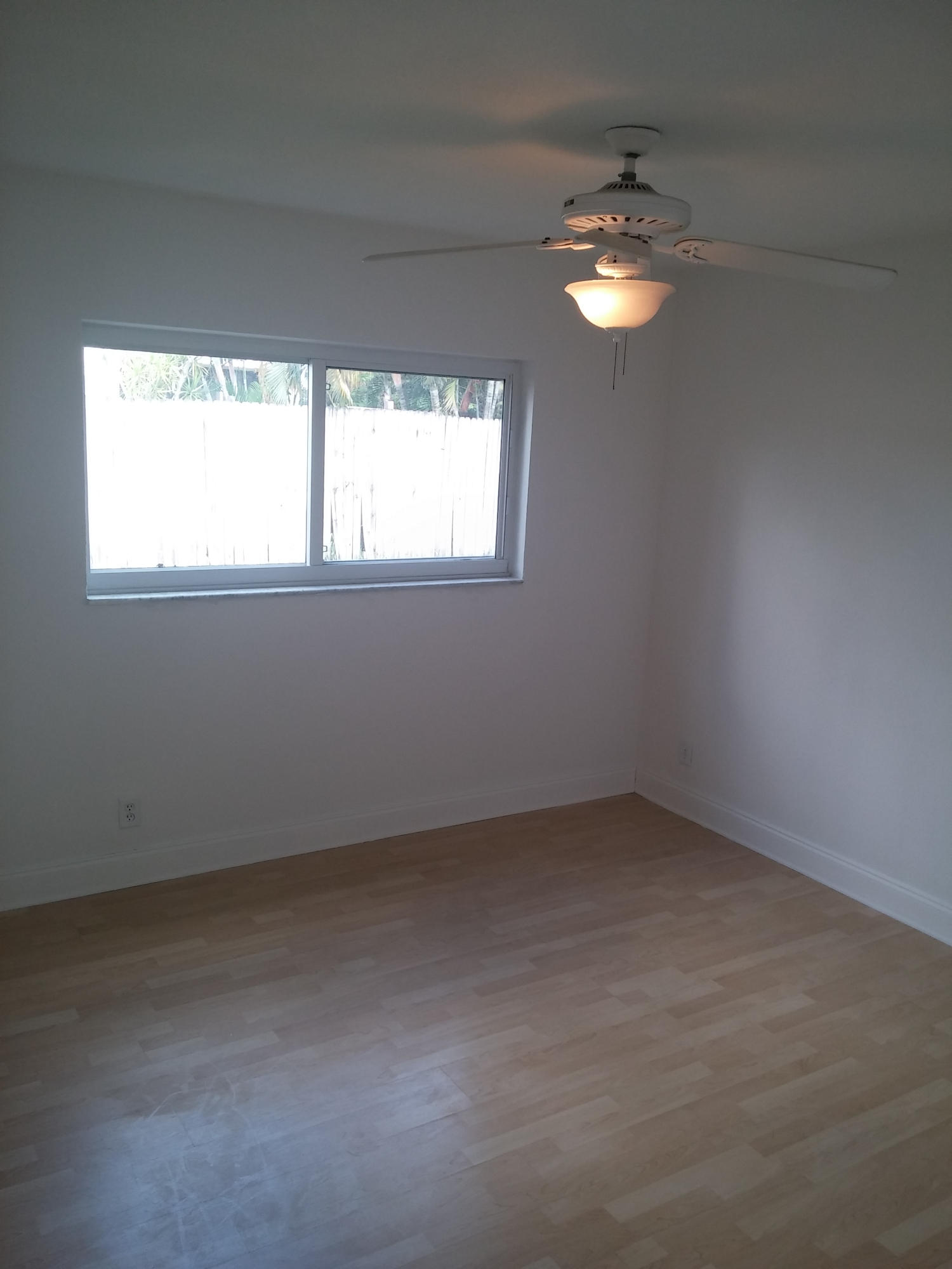 29 Tam O Shanter Lane Boca Raton, FL 33431 - Photo 14 of 18 a view of empty room with window