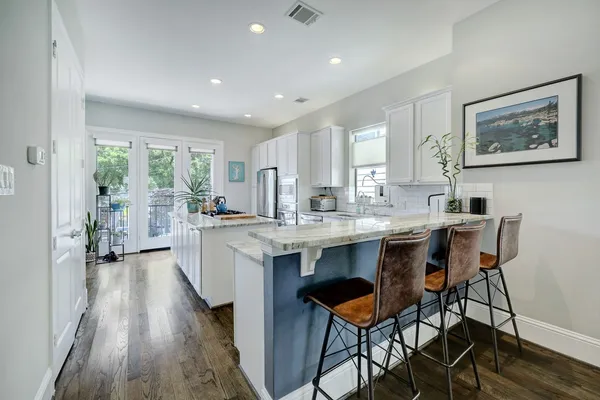 $3,995 | 2014 Crockett Street, Houston, TX 77007