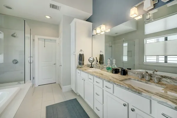 $3,995 | 2014 Crockett Street, Houston, TX 77007
