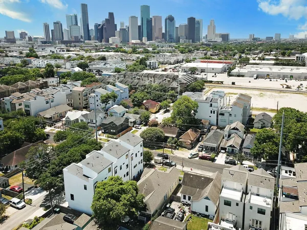 $3,995 | 2014 Crockett Street, Houston, TX 77007