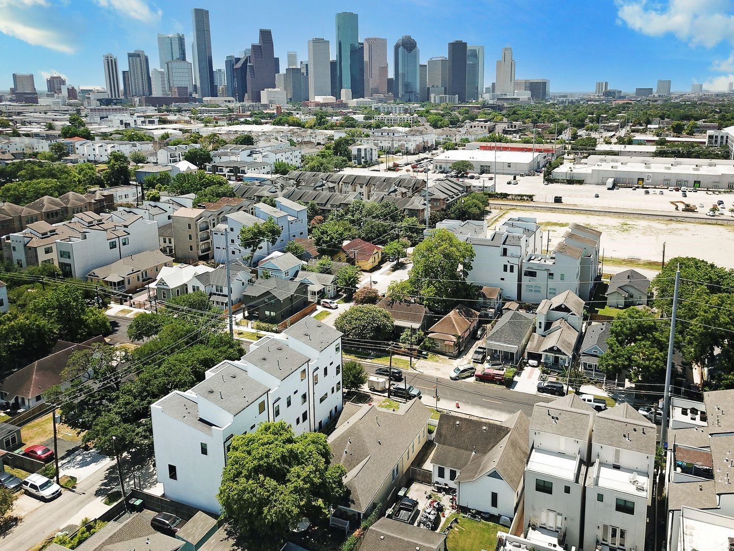 2014 Crockett Street Houston, TX 77007 - Photo 2 of 35
