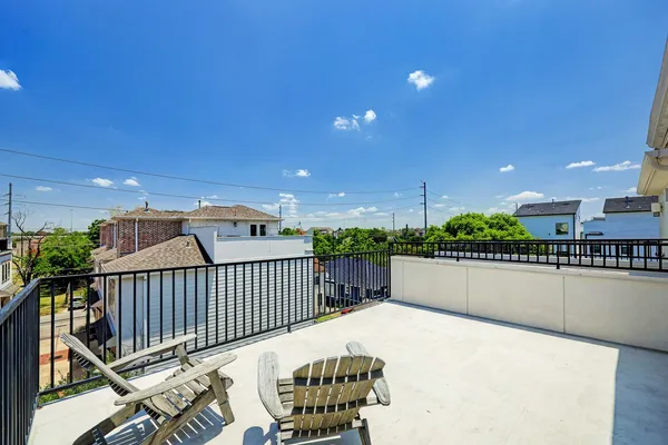 $3,995 | 2014 Crockett Street, Houston, TX 77007